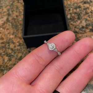 1/6 Carot Oval Diamond Ring in 14K White Gold